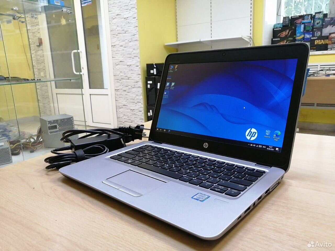 Ноутбук Core i3-6100U/8Gb/SSD m.2 512Gb/IntelHD